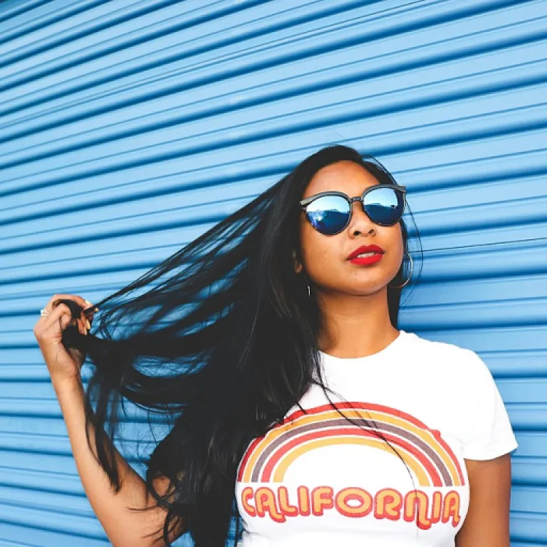 Pourquoi choisir des lunettes de soleil marron pour femme ?