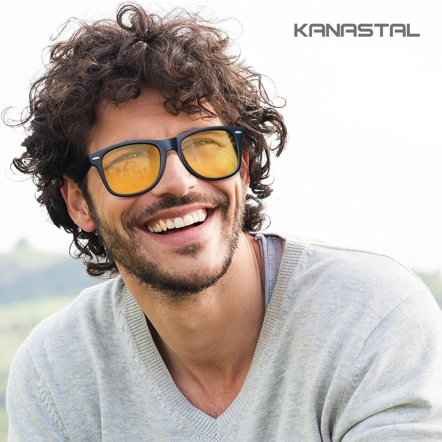 Lunettes de Soleil Polarisées Homme et Femme Rétro Mode Lunette de Soleil Rectangulaire Vintage Classique Protection 100% UV400 Léger pour Conduite Voyage A03 Verre Jaune Monture Noir Sur la photo