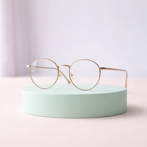 Lunettes rondes femme : quand c'est flatteur, quand ça vieillit