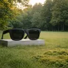 Saint Laurent été 2026 : la collection qui transforme la lunette en sculpture d'acétate noir