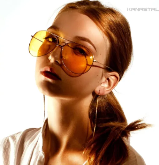 Lunettes de Soleil pour Homme et Femme Polarisées UV400 Lunette de Soleil en Alliage Al-Mg Premium Rétro Jaune Monture Dorée