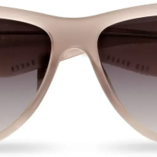 Test Ted Baker Raella : des lunettes de soleil rose poudré qui misent surtout sur le look