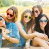 Test FSMILING Lunettes de Soleil Vintage Jaunes (lot de 10) : le pack pas cher pour soirées, EVJF et lunettes de secours