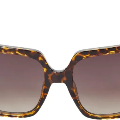 Test GUESS Factory Lunettes de soleil carrées : du look, du logo, mais pas pour tous les visages